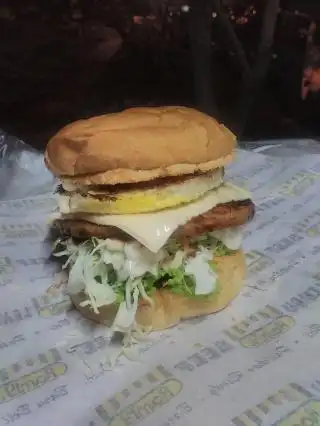 Tribute Burger Food Photo 1
