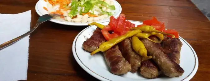 Tarihi Özkan Köftecisi'nin yemek ve ambiyans fotoğrafları 1