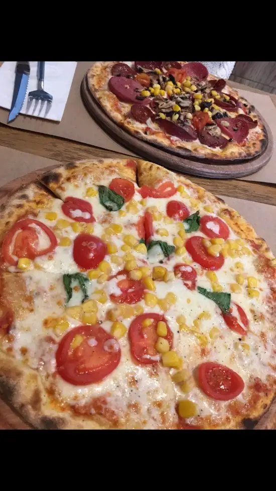 Pizza Locale'nin yemek ve ambiyans fotoğrafları 47