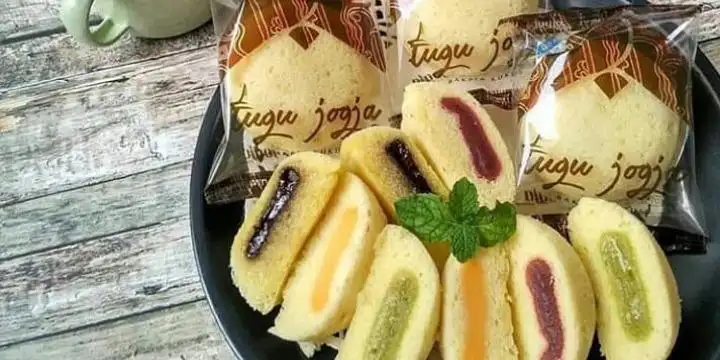 Bakpia Kukus Tugu Jogja, Stasiun Tugu