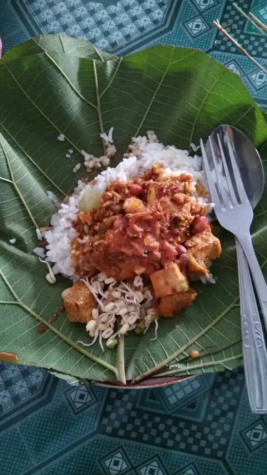 Nasi Tahu & Sate Srepeh Bu Slamet