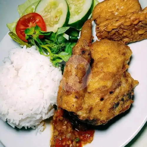 Gambar Makanan Ayam Bakar Goreng Lalapan Bollo, Makassar 10