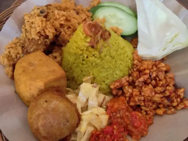 Gambar Makanan Nasi Kuning Plus Plus 11