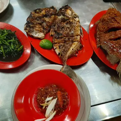 Ikan Bakar Seafood Genteng Besar