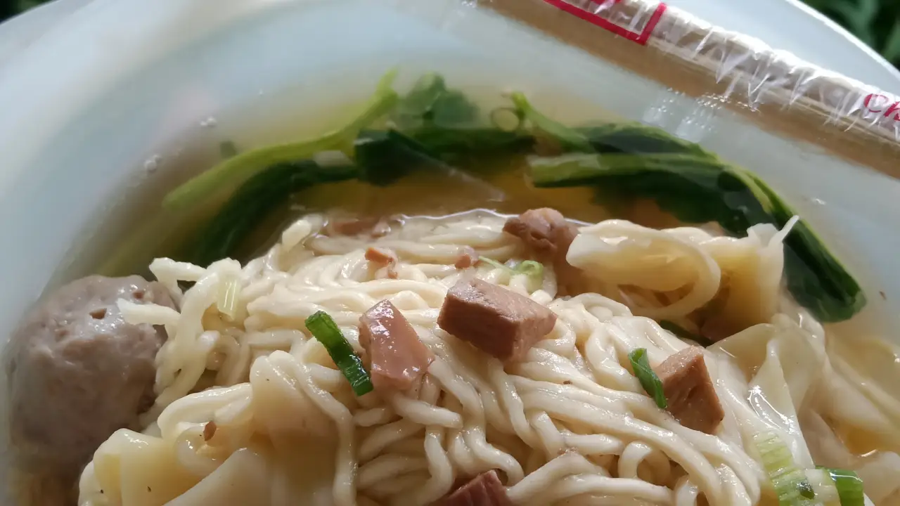 Mie Ayam Pangsit plus Baso Genit