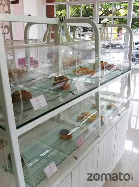 Gambar Makanan Le Pink Bakery 7