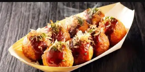 Takoyaki Anggun Cawang, Kampung Melayu