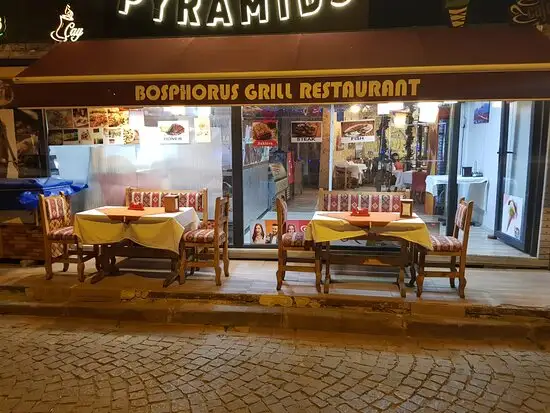 Pyramid Cafe&Restaurant Goztepe'nin yemek ve ambiyans fotoğrafları 7
