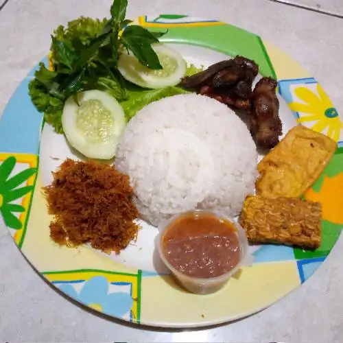 Gambar Makanan Nasi Lalapan Mak Endel, Jl Bromo No.53 9