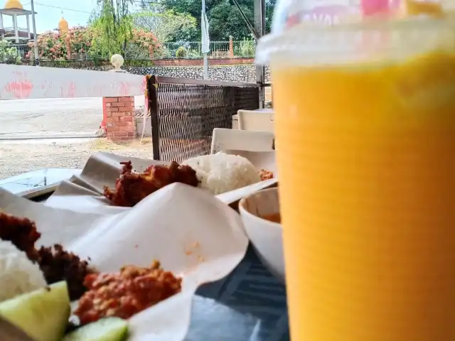 rempah dapur nasi kukus ayam berempah Food Photo 2