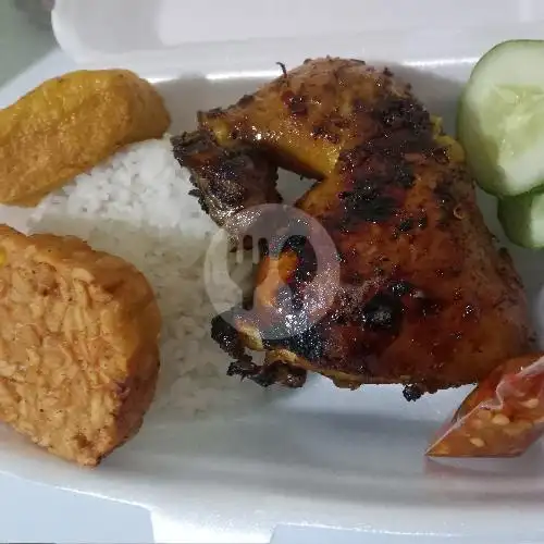 Gambar Makanan Ayam Kremes dan Ayam Bakar Rien, Cilodong 1