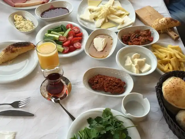 Güllüoğlu'nin yemek ve ambiyans fotoğrafları 18