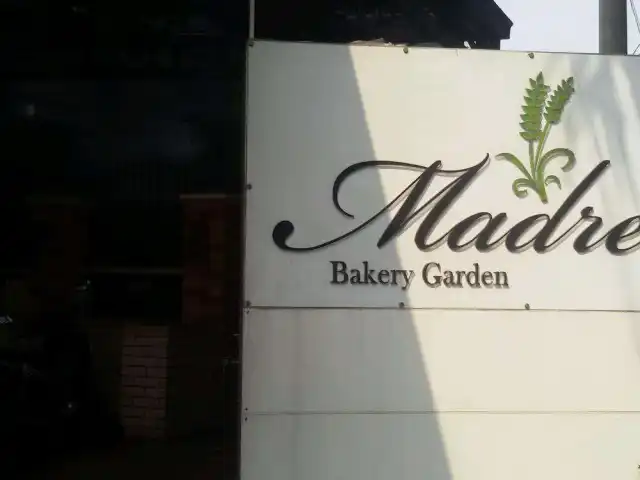 Gambar Makanan Madre Bakery Garden 14