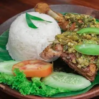 Gambar Makanan Ayam Geprek Ujang Main Siang Malam, Padang 2