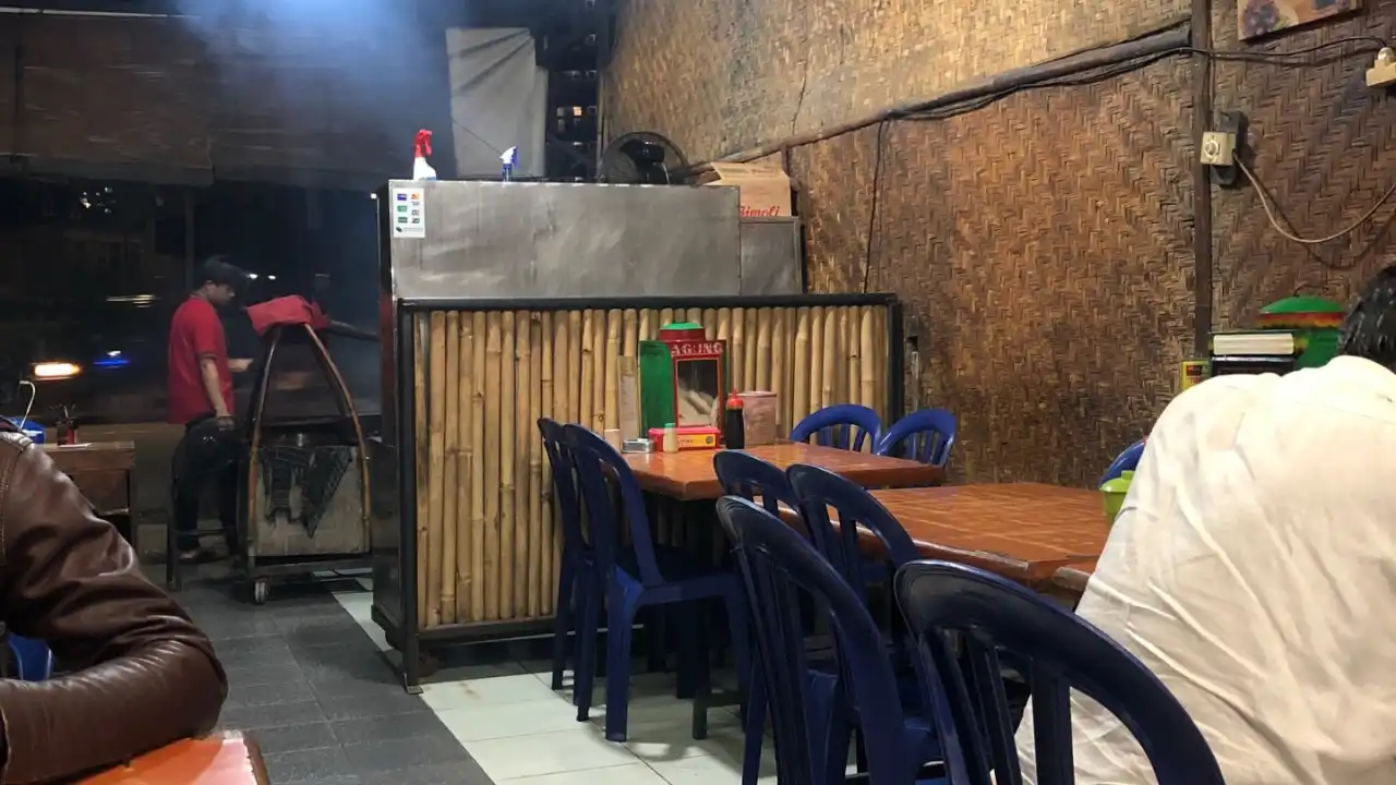 Warung Sate Kambing Tongseng Pak Naryo