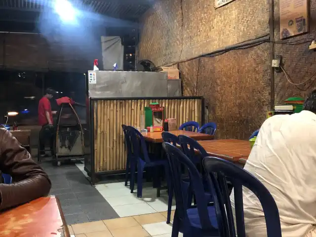 Warung Sate Kambing Tongseng Pak Naryo