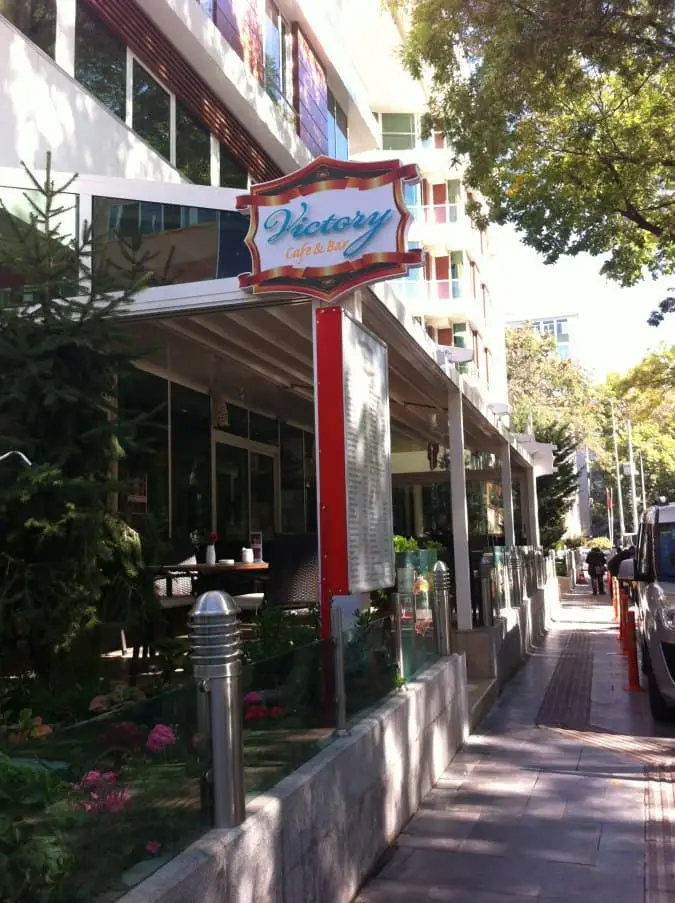 Victory Cafe & Bar - Alba Hotel