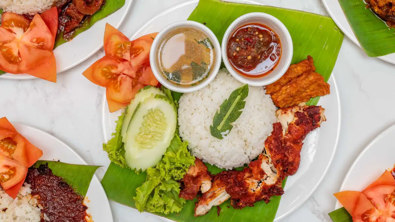 Ai Nasi Lemak Ayam Berempah