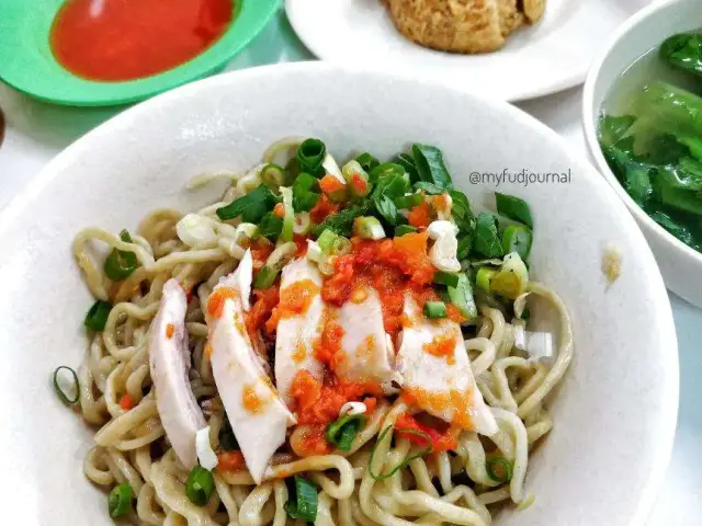 Gambar Makanan Bakmi Ayam & Nasi Tim Iyan 88 7