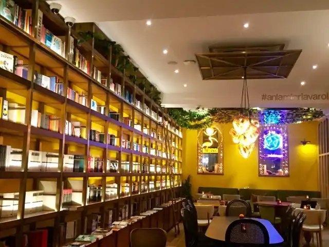 Hypatia İstanbul Kitabevi & Cafe'nin yemek ve ambiyans fotoğrafları 18