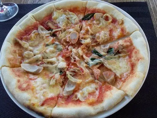 Gambar Makanan Pizza Napoli 15