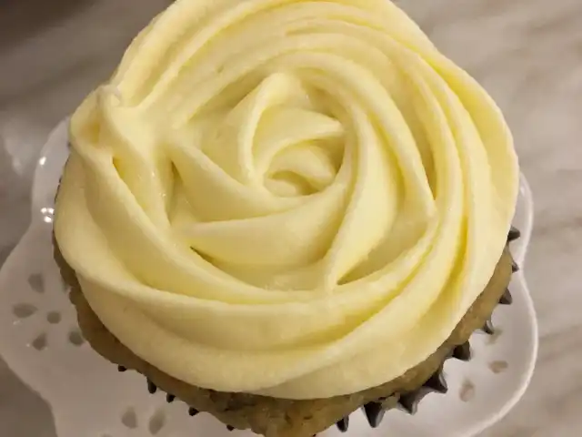 Larcy's Cupcakery Cafe Food Photo 8