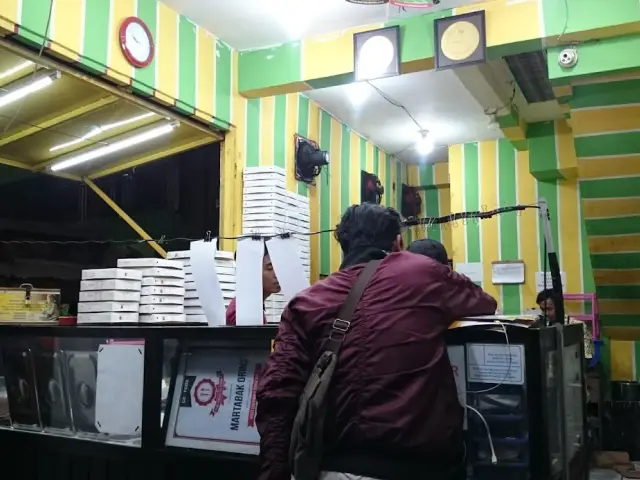 Gambar Makanan Martabak Pizza Orins, Sudirman 33