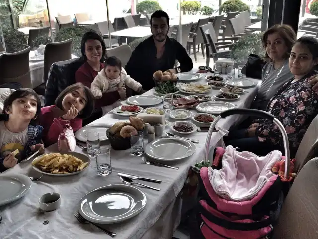 Güllüoğlu'nin yemek ve ambiyans fotoğrafları 15