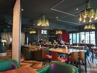 By Dokkfaa Dining Bar