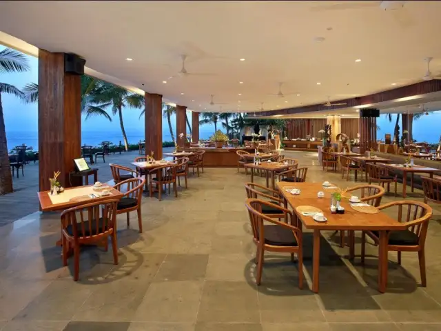 Gambar Makanan Ocean Terrace Restaurant 9
