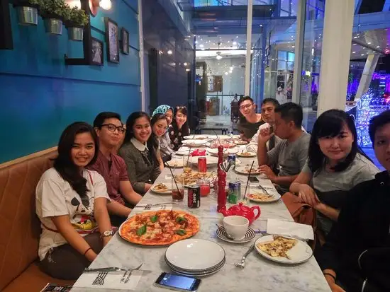 Gambar Makanan Pizza Marzano Kemang 11