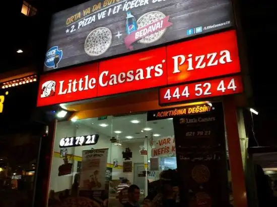 Little Caesars Pizza'nin yemek ve ambiyans fotoğrafları 1