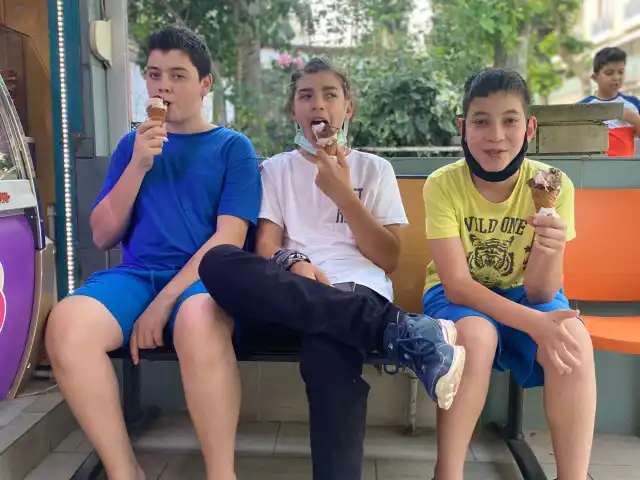 Bayramoğlu Roma Dondurmacisi'nin yemek ve ambiyans fotoğrafları 9