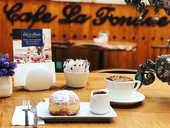 Cafe La Fondue'nin yemek ve ambiyans fotoğrafları 10