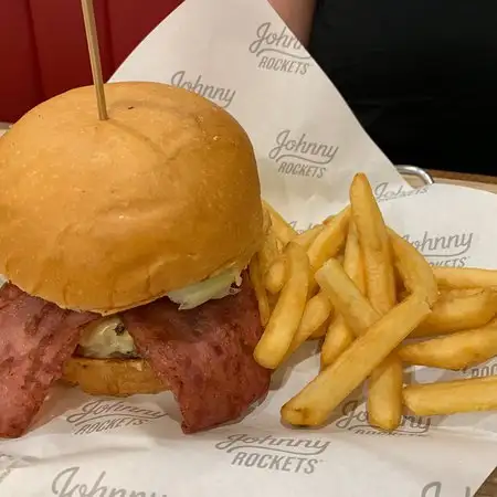 Gambar Makanan Johnny Rockets Beachwalk 4