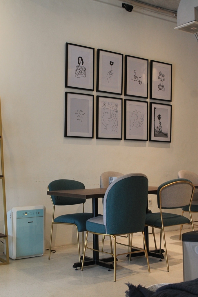 Living-Room Coffeehouse terdekat - Restoran dan Tempat Makan Kafe ...