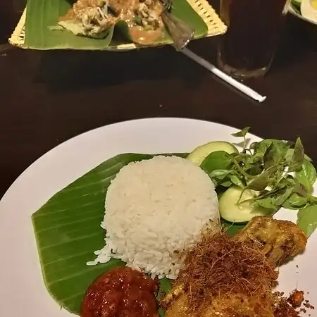 Gambar Makanan Umaeh Inyong Resto 14