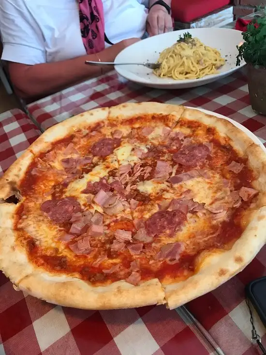 Gambar Makanan Pizzeria Italia Ungasan 4
