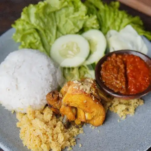 Gambar Makanan Ayam Goreng Bu Yatie, Simanjuntak 7