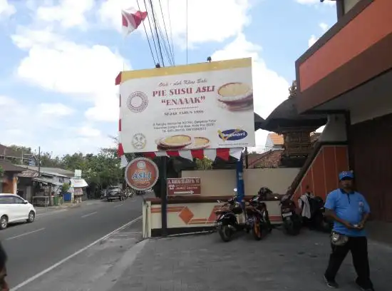 Gambar Makanan Kue Pie Susu Asli Enaak 7