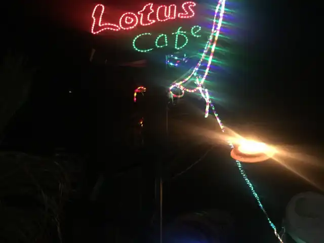 Gambar Makanan Lotus Café 6