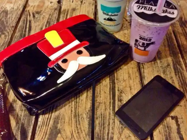 Gambar Makanan FLA-FLA MILKSHAKES Street Bar 4