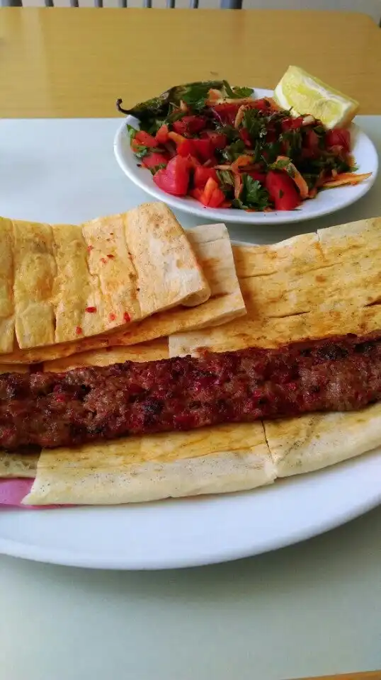 Halil Usta Ocakbaşı Kebap'nin yemek ve ambiyans fotoğrafları 5