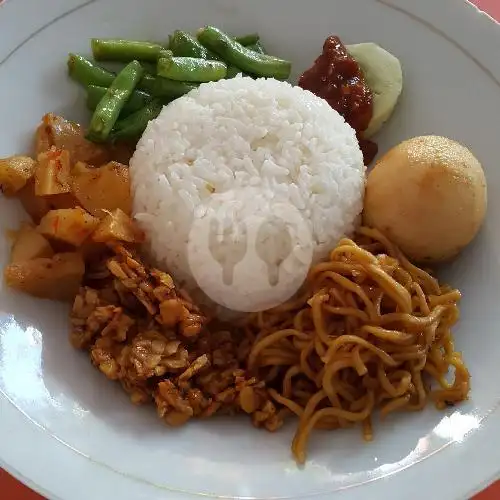 Gambar Makanan Nasi Kuning Hwa Ind, Simpang Borobudur 14