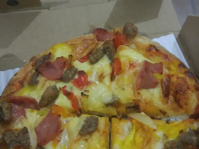 Gambar Makanan Domino's Pizza 7