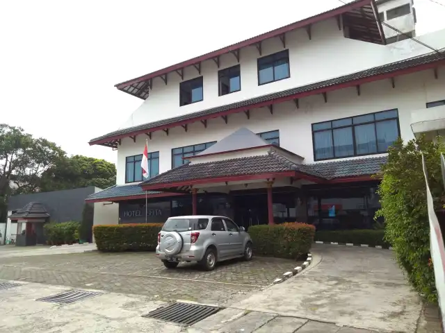 Gambar Makanan Rosalyn Restaurant - Hotel Efita 5