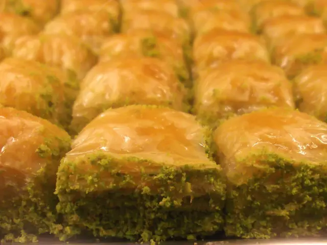 Emiroğlu Baklava & Börek & Dondurma'nin yemek ve ambiyans fotoğrafları 9