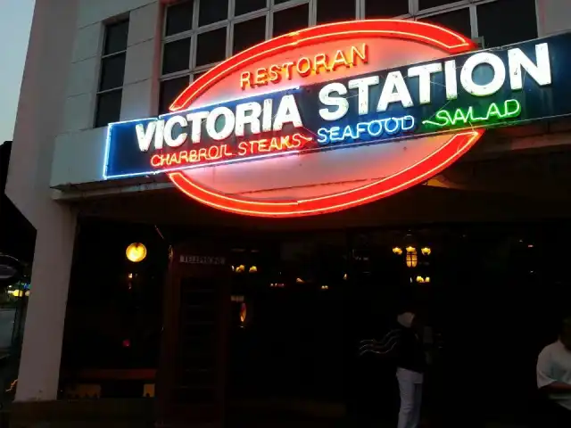 Victoria Station Food Photo 1