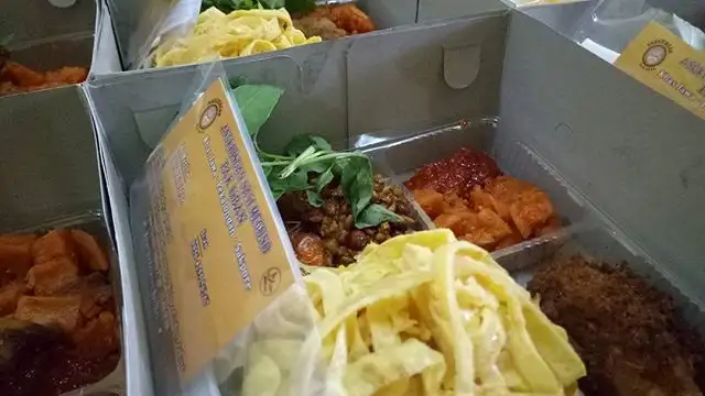 Angkringan Nasi Megono Pak Uban