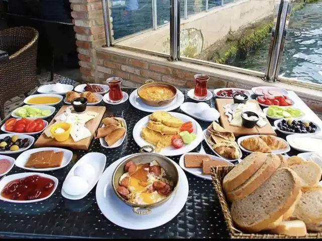 Alperenler Vaniköy Cafe & Restaurant'nin yemek ve ambiyans fotoğrafları 79
